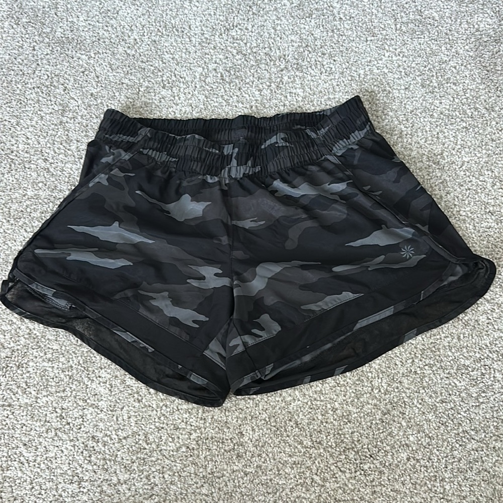Athleta Mesh Racer Run Shorts 4”